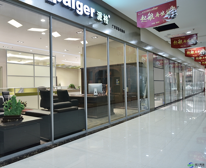 办公玻璃隔断适合用哪种玻璃施工要点都有什么