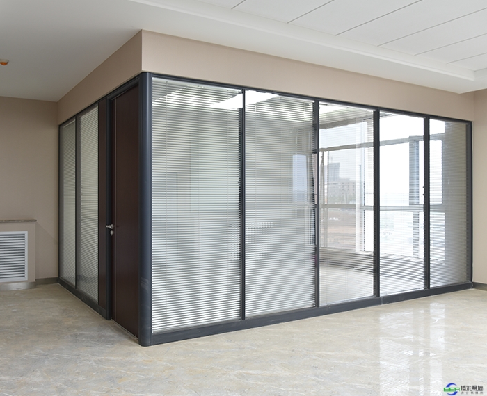 办公室玻璃隔断设计风格的重要性