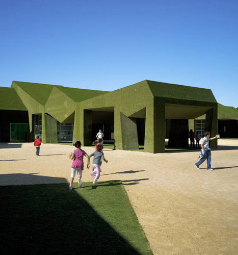 西班牙建筑公司 Estudio Huma 所设计的小学